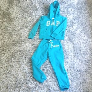 GAP Kids matching tracksuit Size small (6-7)